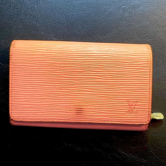 Louis Vuitton Authentic EPI Wallet - Picture 4 of 8